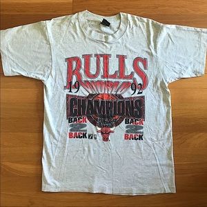 VTG AUTHENTIC Chicago Bulls 1992 World Champs Tee